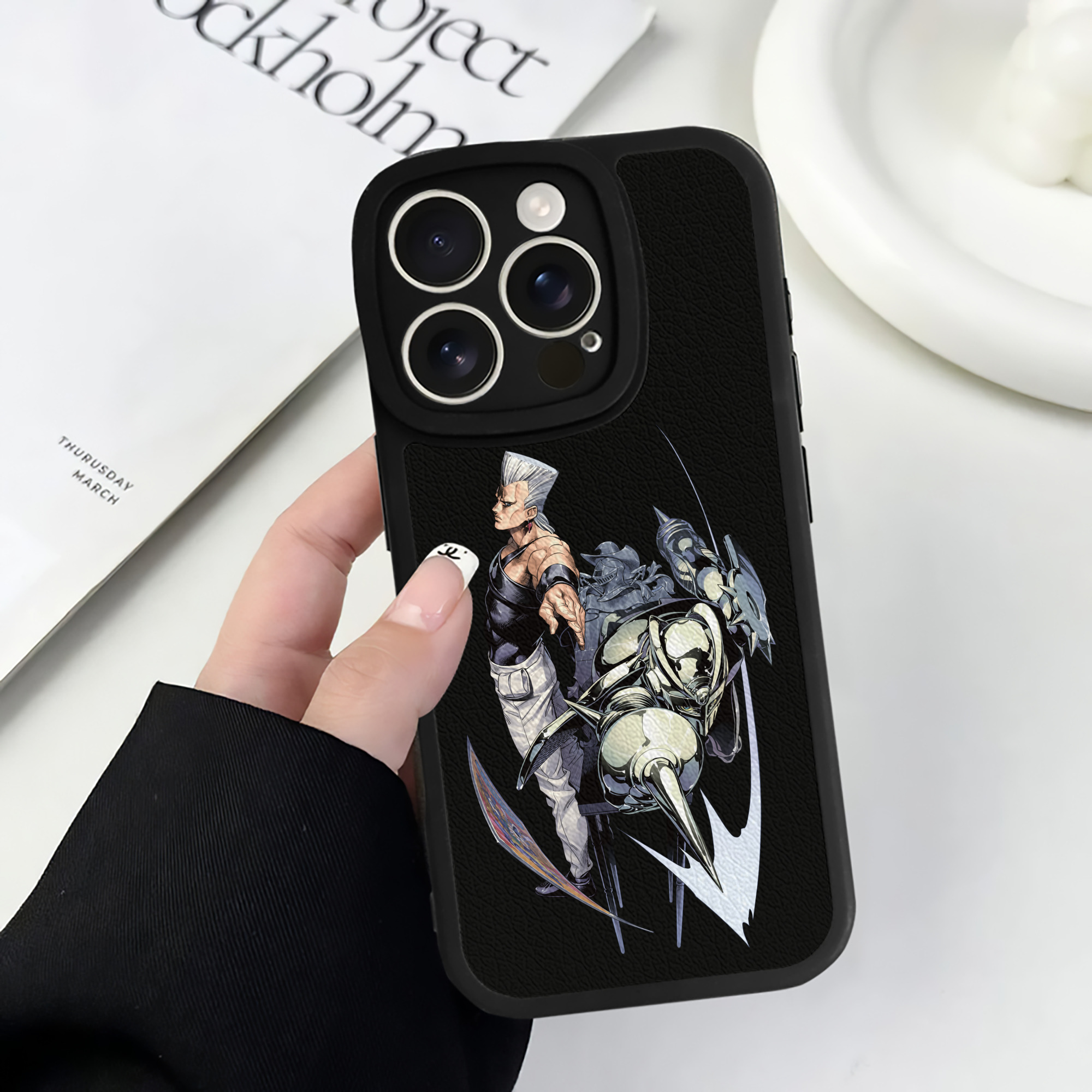 （画像用） ジョジョの奇妙な冒険 ジャン＝ピエール?ポルナレフ JoJo's Bizarre Adventure Jan Pierre Polnareff 【iPhone 16シリーズ対応】シリコンスマホケース（レザー調） 材質：シリコン